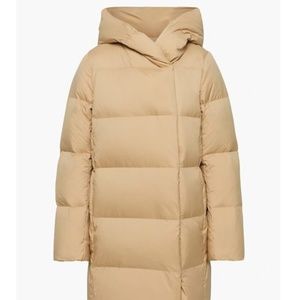 Aritzia Duvet puffer mid